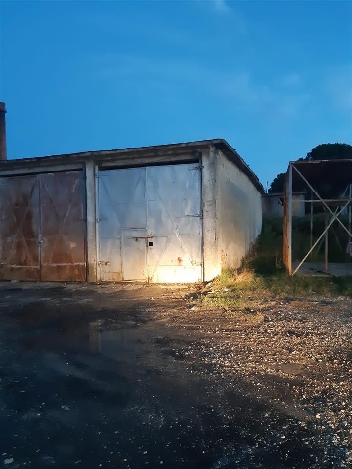 FierJepet me qera garazh dhe truall me certifikate pronesie.