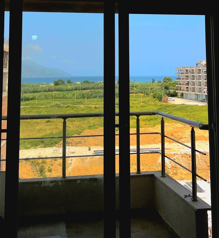 Shitet Apartament 1+1, me garazh. Orikum