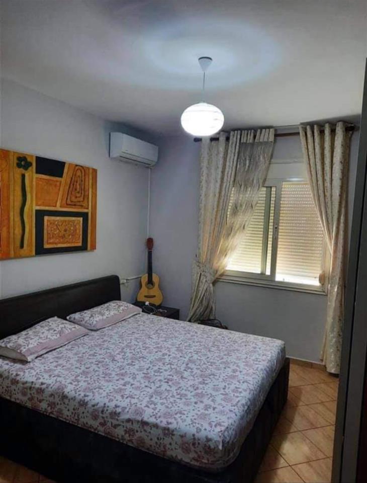 Shitet shtepi 2+1, L:29 Nentori Fier, 63000€