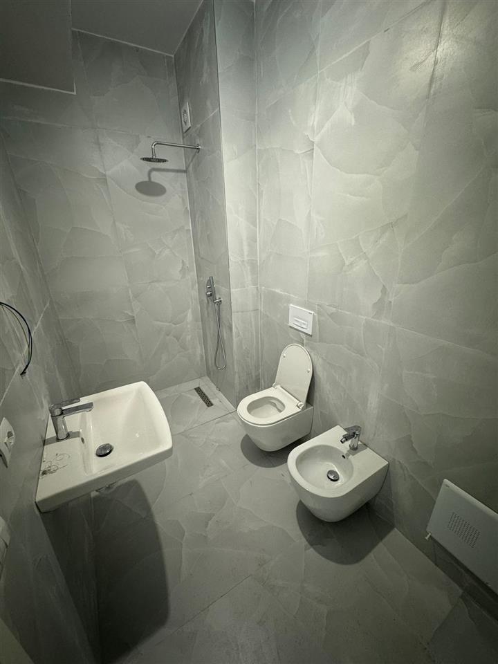 Jepet me qera Apartament+Garazh, ALI DEMI