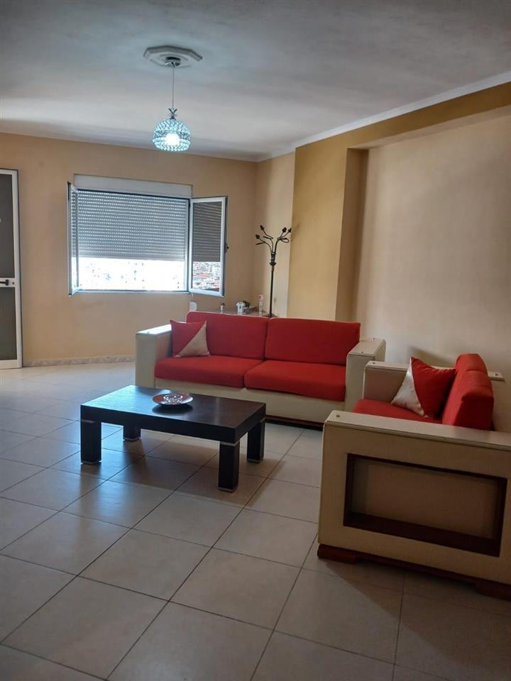 JEPET APARTAMENT 2+1+2 ME QIRA TE ISH URT!