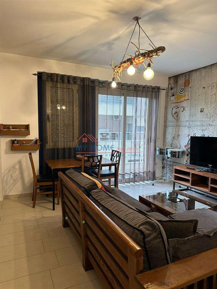 Apartament 1+1 Me Qira Tek Kopshti Zologjik