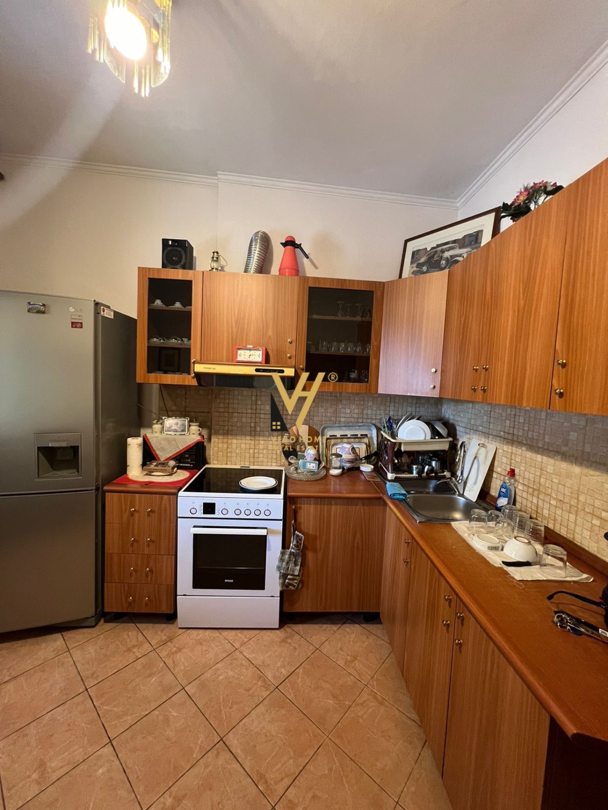 JEPET APARTAMENT 1+1 ME QERA TE 21 DHJETORI 550 E