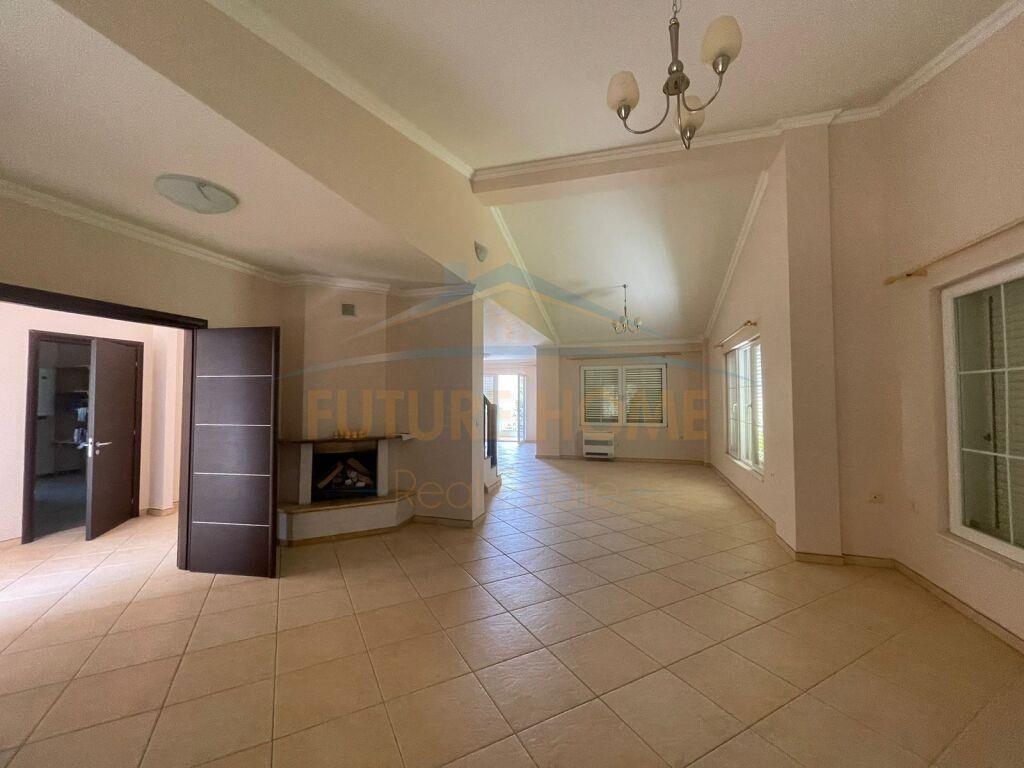 Qera, Vilë 4 Katëshe + Pishinë, Akacia Hills