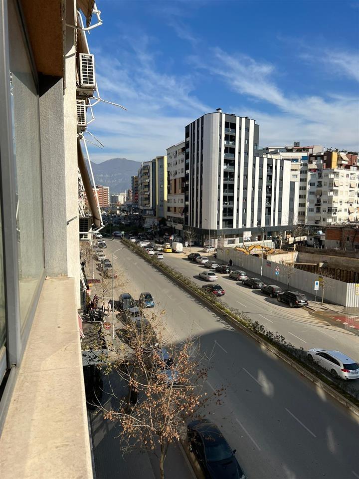 Apartament me qera ditore Astir
