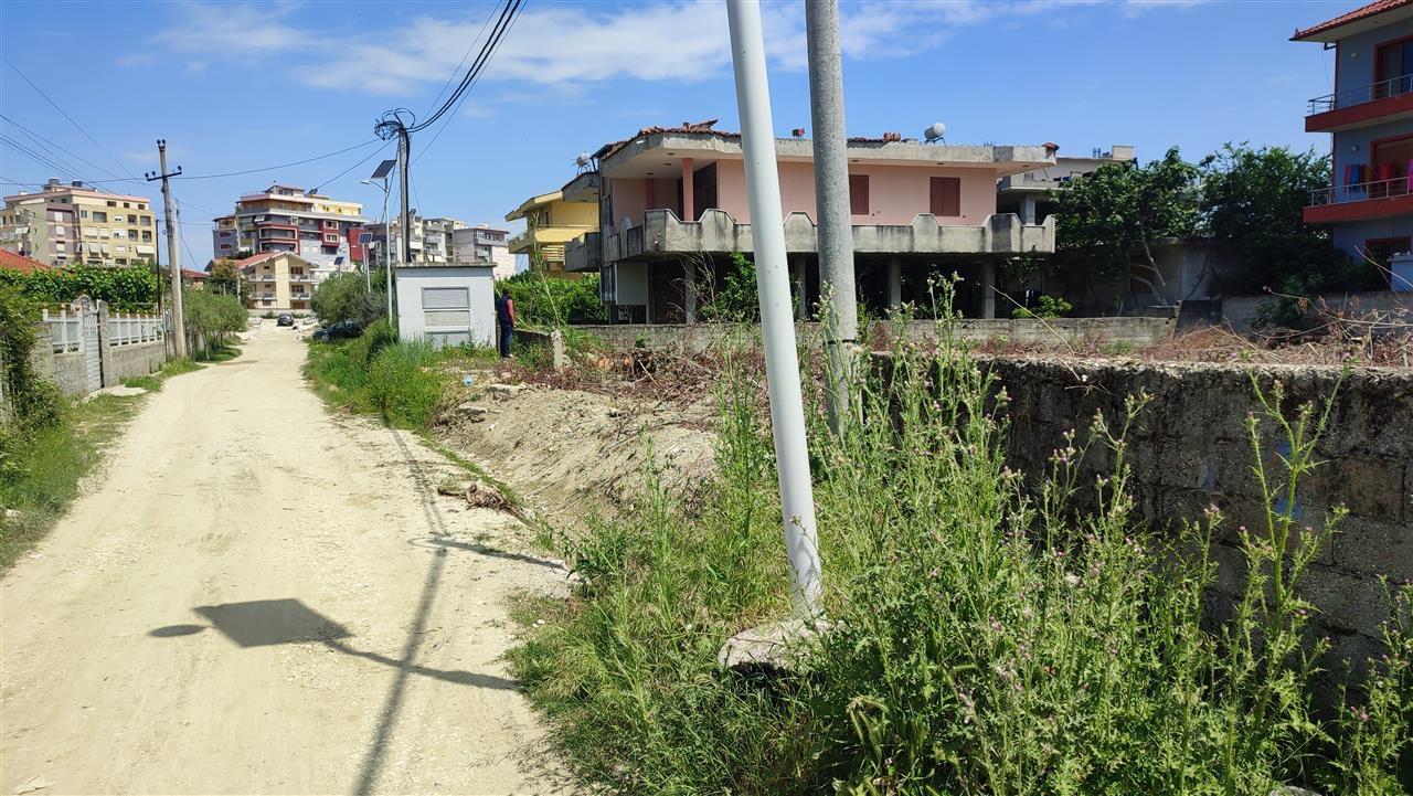 Shitet truall në lagjen 1 maj