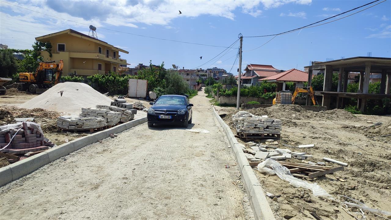 Shitet truall në lagjen 1 maj