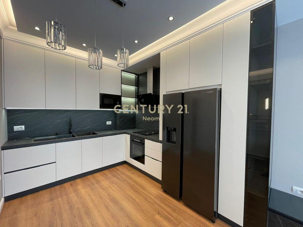Qira | Apartament 2+1+Post Parkimi | Kinostudio 800€