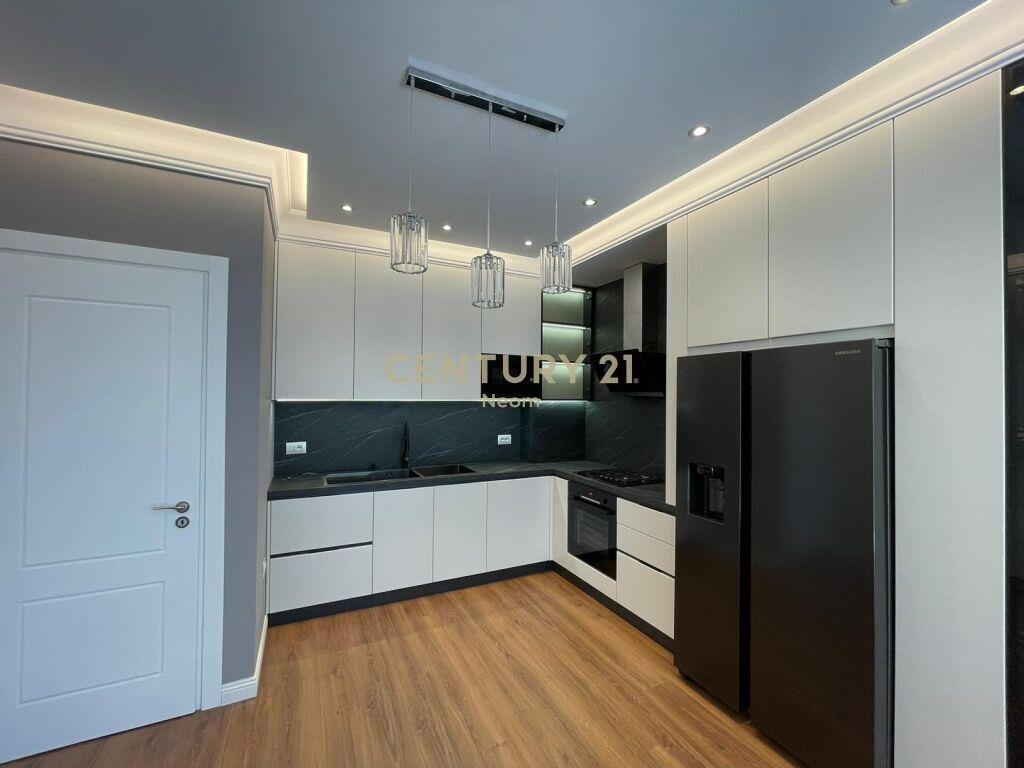 Qira | Apartament 2+1+Post Parkimi | Kinostudio 800€