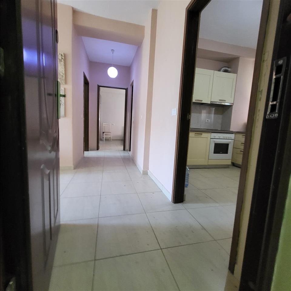 PËR QIRA APARTAMENT 2+1 E MOBILUAR KOPSHTI BOTANIK (TIRANE)