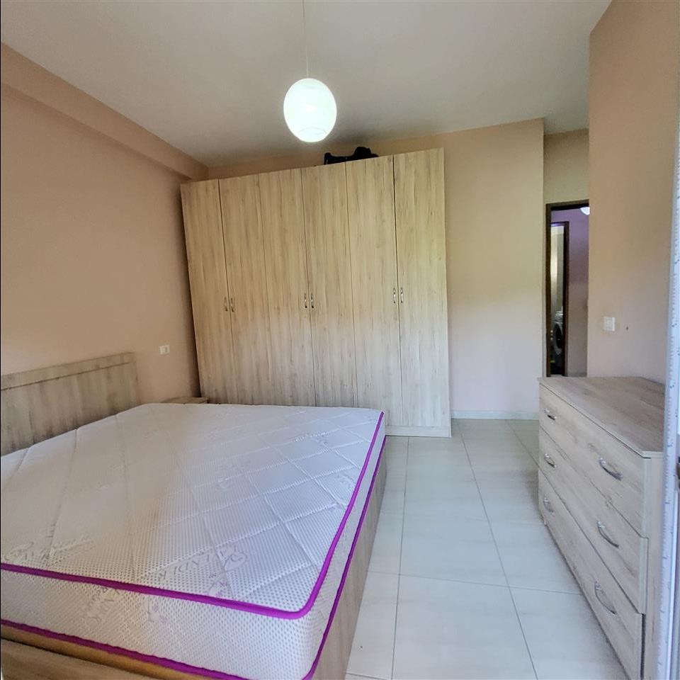 PËR QIRA APARTAMENT 2+1 E MOBILUAR KOPSHTI BOTANIK (TIRANE)