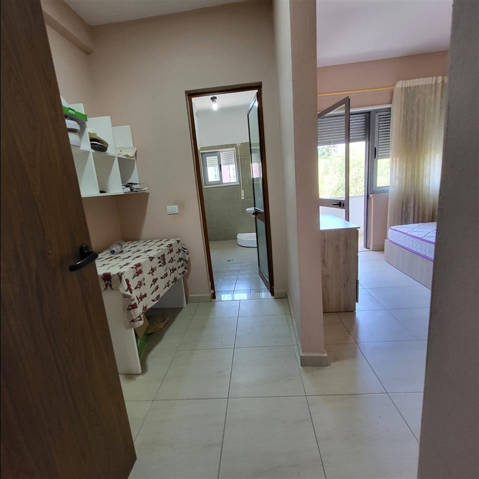 PËR QIRA APARTAMENT 2+1 E MOBILUAR KOPSHTI BOTANIK (TIRANE)