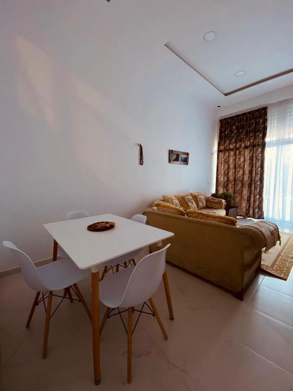 Apartament me qera Durres,Plazh – 0676186725