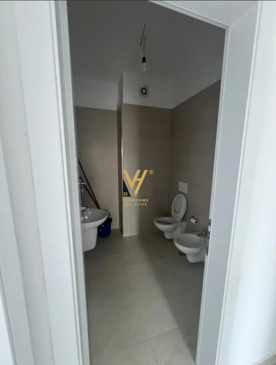 JEPET ZYRE ME QERA TE KOMUNA E PARISIT 750 EURO