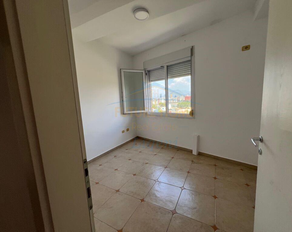 Qera, Apartament 3+1+2, Liqeni i Thate, Tiranë.