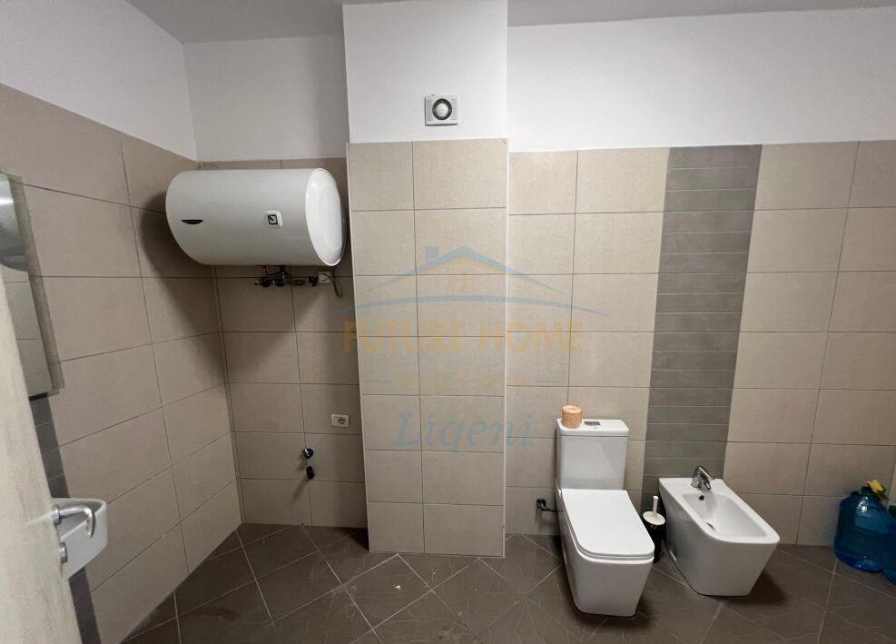 Qera, Apartament 3+1+2, Liqeni i Thate, Tiranë.