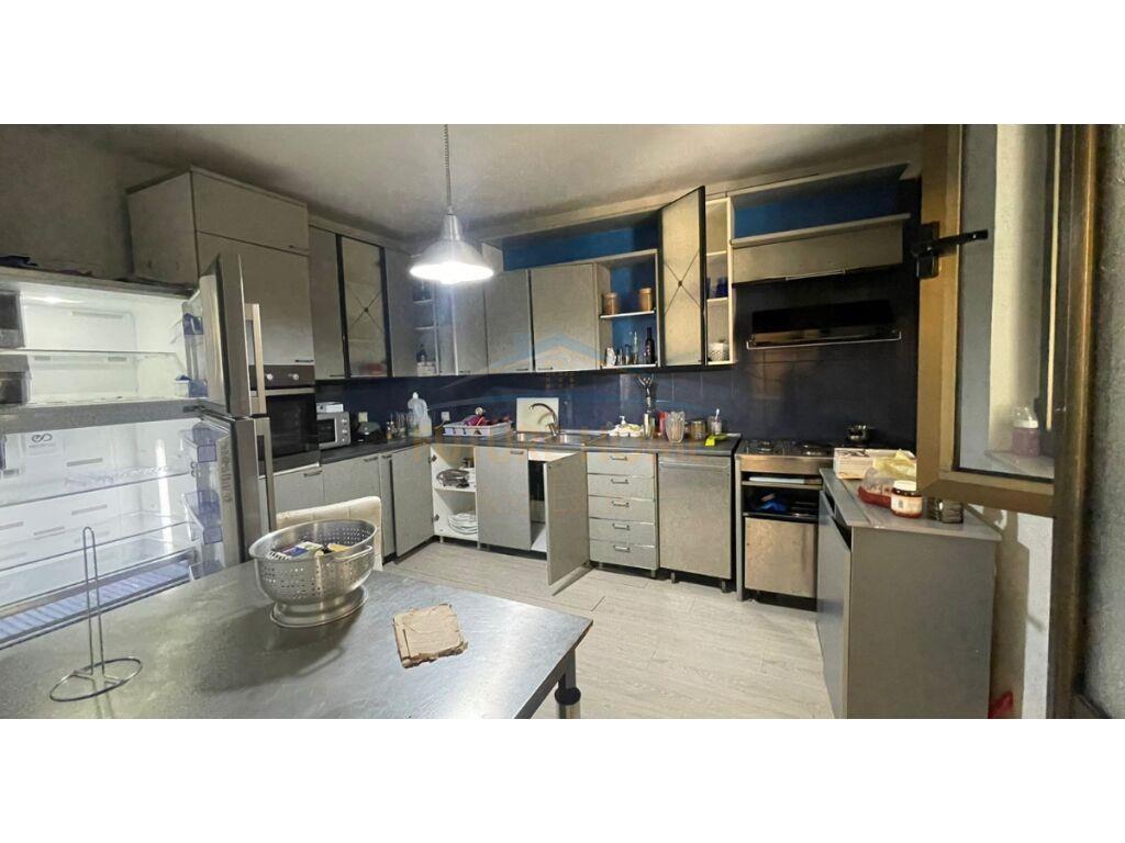 apartament me qera 3+1+2, rruga Bardhyl