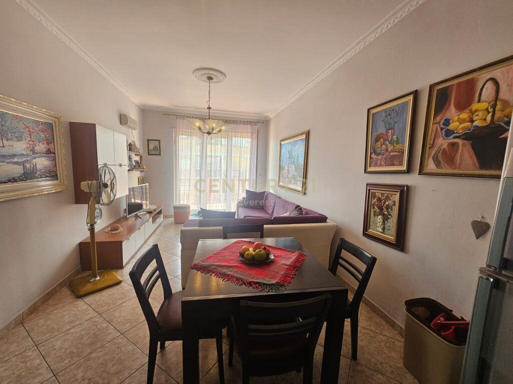 Tek Kompleksi Vizion Plus, Jepet Me Qira Apartament 2+1!!