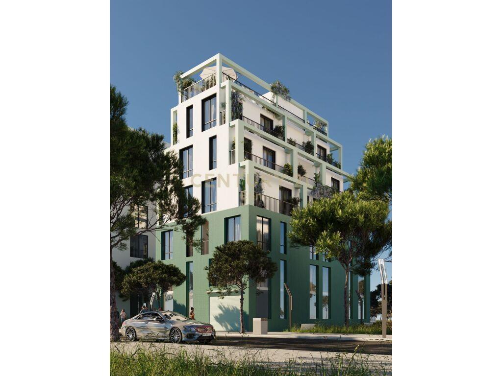 GARSONIERE NE SHITJE NE GOLEM!