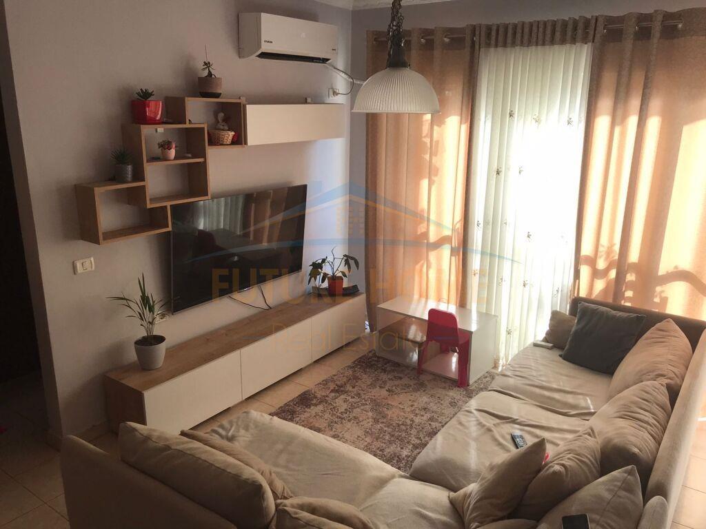 Shitet, Apartament 2+1, Ish Fusha Aviacionit, Tirane.