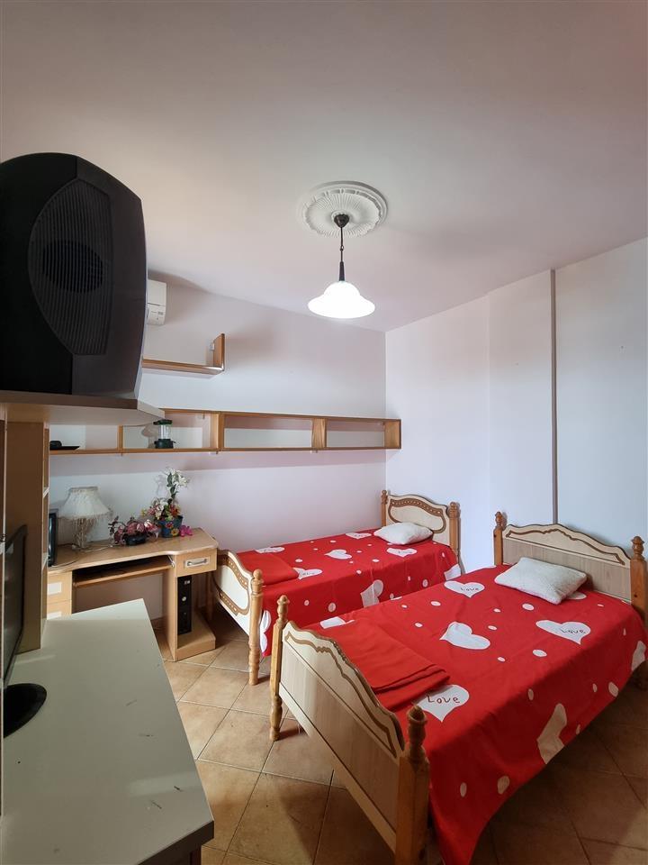 Jepet me Qera Apartament 2+1 ne Qender vetem per 600 Euro