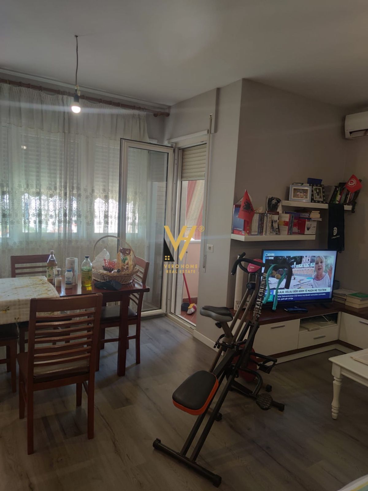 JEPET APARTAMENT 1+1ME QERA TE KRISTALI 600 EURO