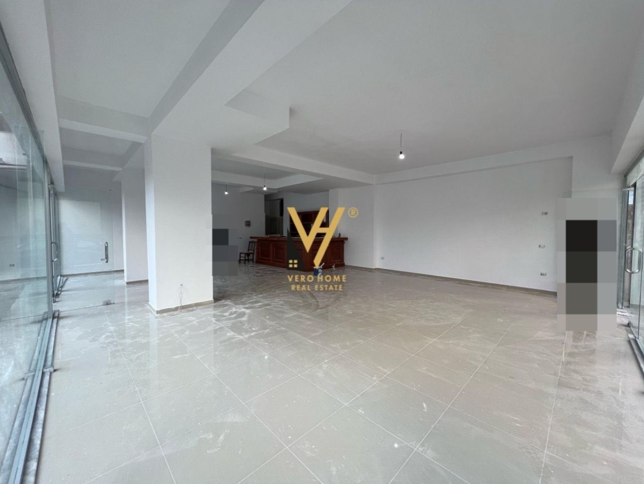 JEPET DYQAN 112 M2 ME QERA TE UNAZA E RE 1.200EURO