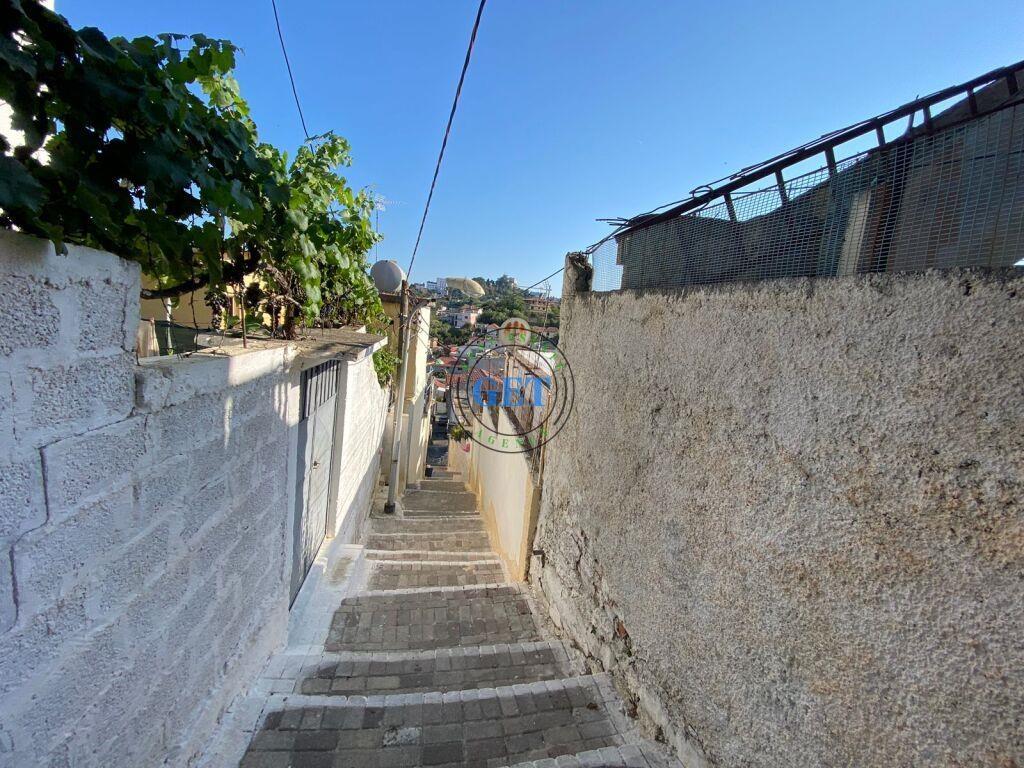 Shitet, Shtepi Private 4- Kateshe, Muzeumi, Durres