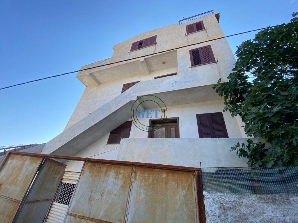 Shitet, Shtepi Private 4- Kateshe, Muzeumi, Durres