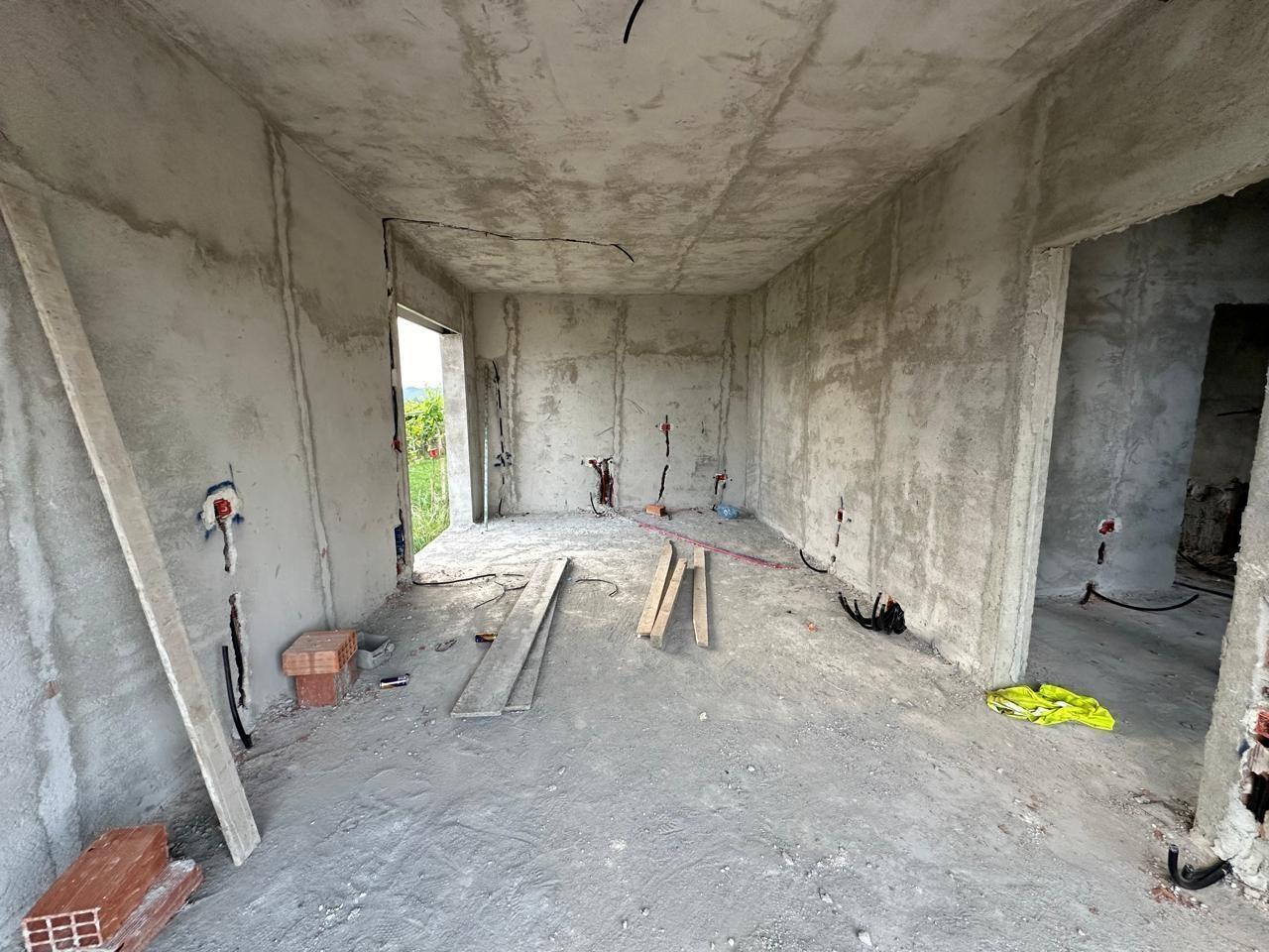 SHITET VILE OKAZION NE GJIRIN E LALEZIT