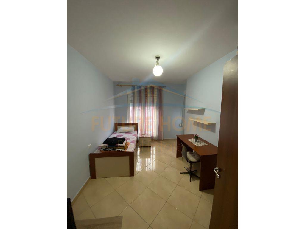 Shitet, Apartament 2+1+2, Kompleksi Kontakt.