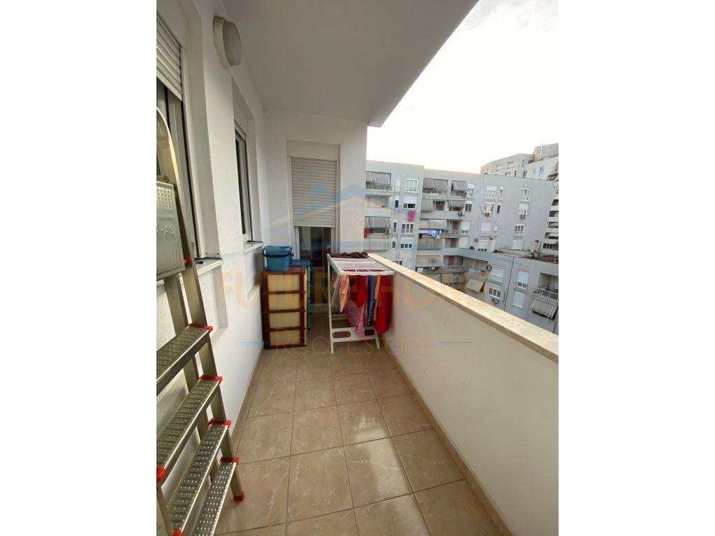 Shitet, Apartament 2+1+2, Kompleksi Kontakt.