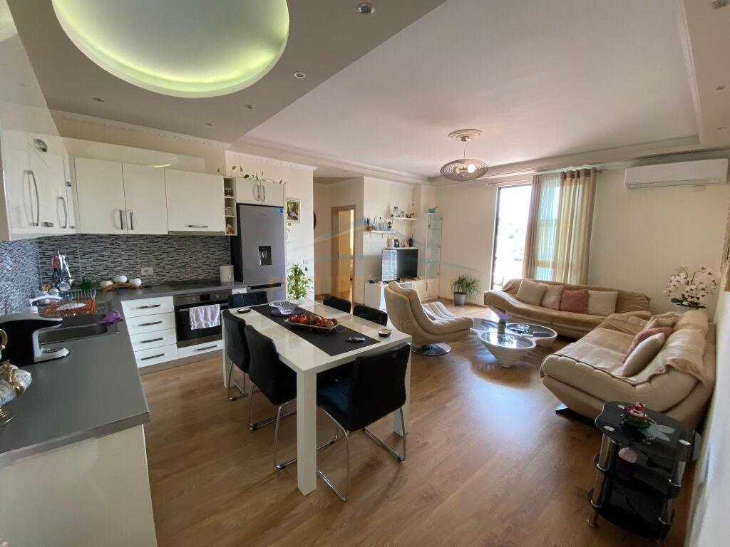 Shitet,APartament 2+1,Rruga Gramoz Pashko