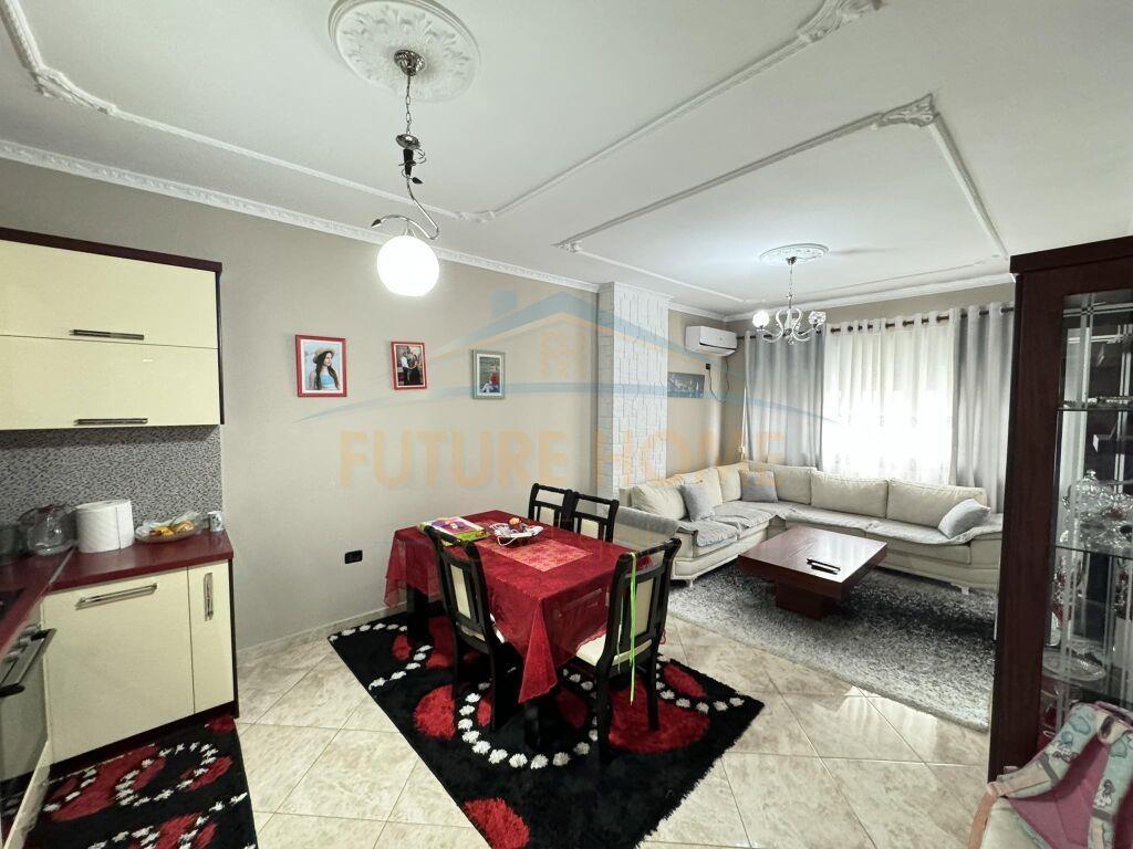 Shitet, Apartament 2+1, Unaza e Re, Tirane
