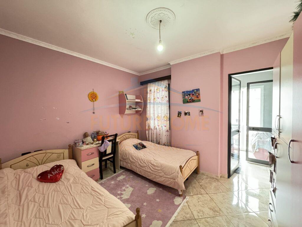 Shitet, Apartament 2+1, Unaza e Re, Tirane