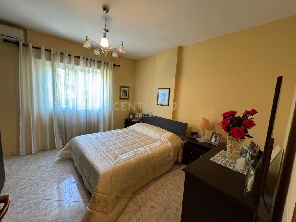 SHITET APARTAMENT 3+1+2 TEK VILA E ZOGUT 157 m2 |175000 €