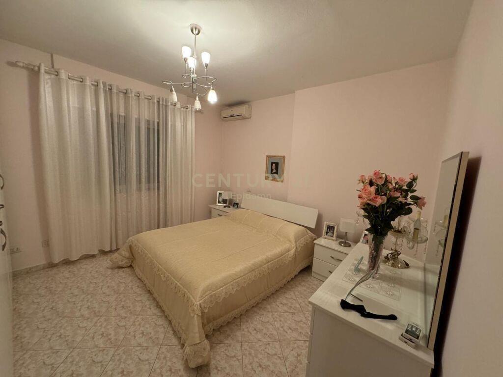 SHITET APARTAMENT 3+1+2 TEK VILA E ZOGUT 157 m2 |175000 €