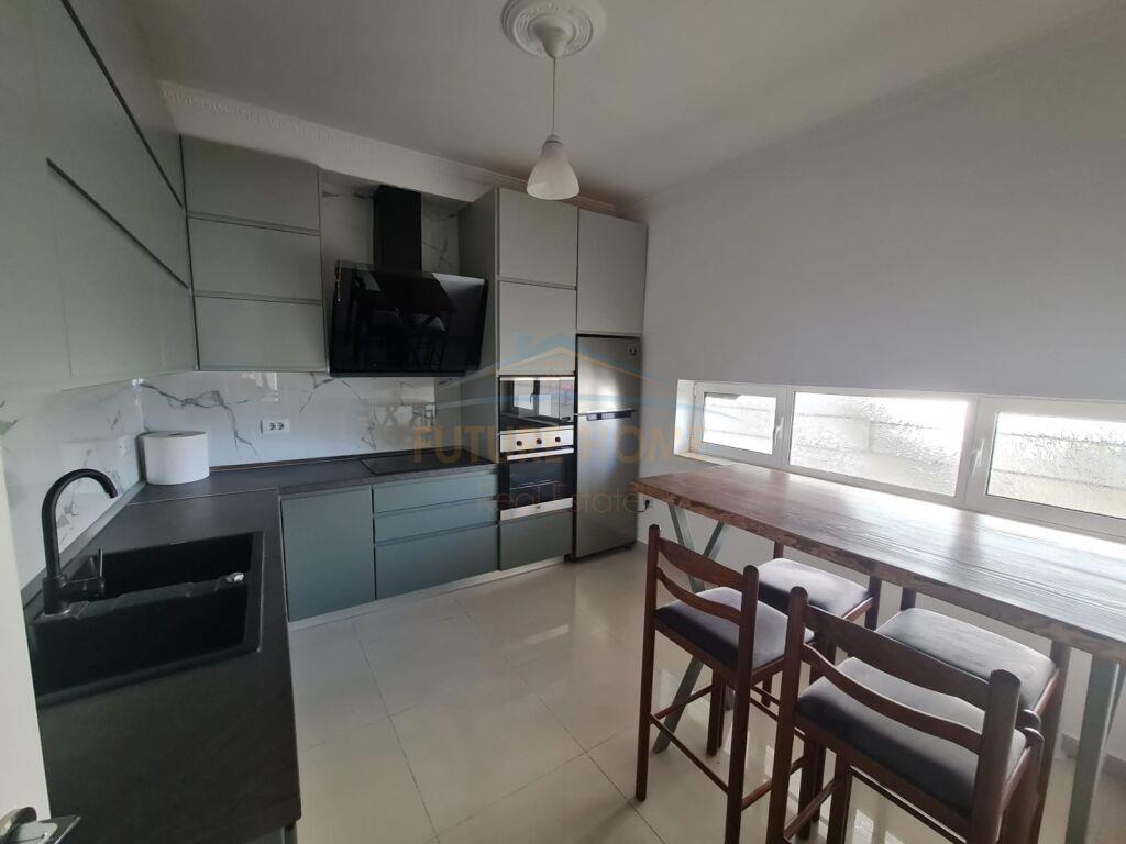 Qera, Apartament 2+1+2+Post Parkim, Xhamia, Kopshti Botanik