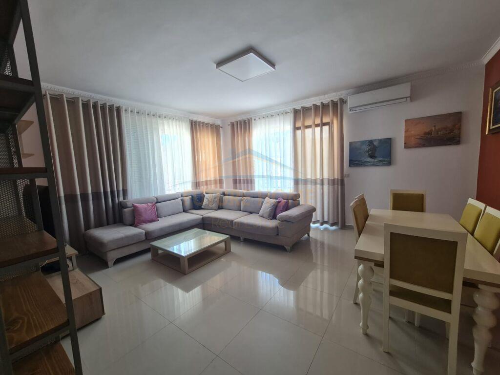 Qera, Apartament 2+1+2+Post Parkim, Xhamia, Kopshti Botanik