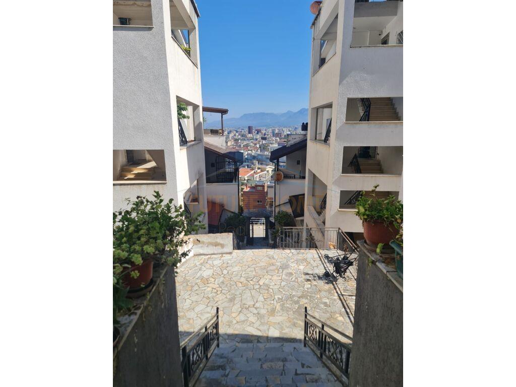 Qera, Apartament 2+1+2+Post Parkim, Xhamia, Kopshti Botanik