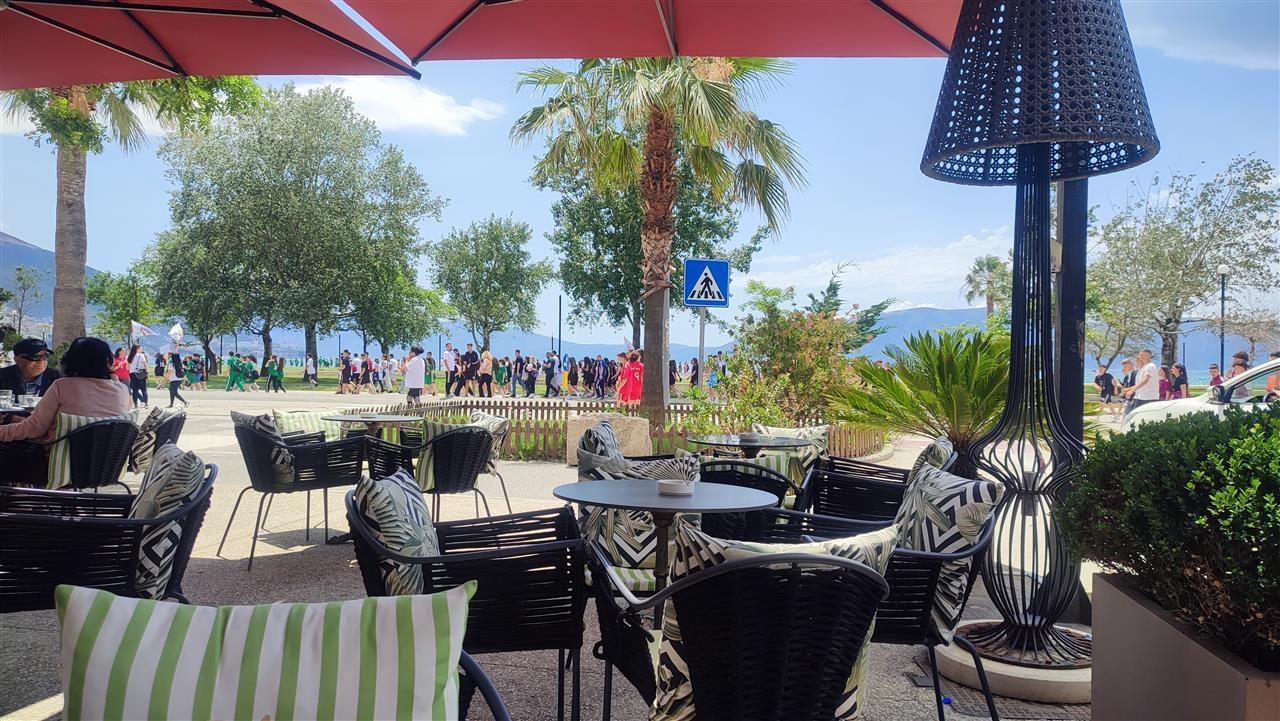 Shitet gasoniere 50m2 në lungomare tek Marketi im