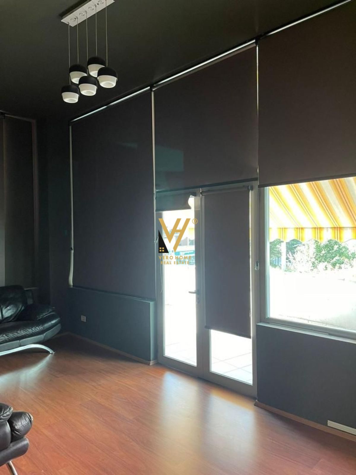 JEPET ZYRE 150M2 ME QERA-KOMUNA E PARISIT 1.200EUR