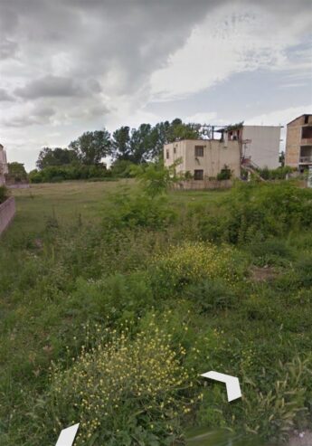 Jepet me qera 5000 m² toke e pershtatshme per parking
