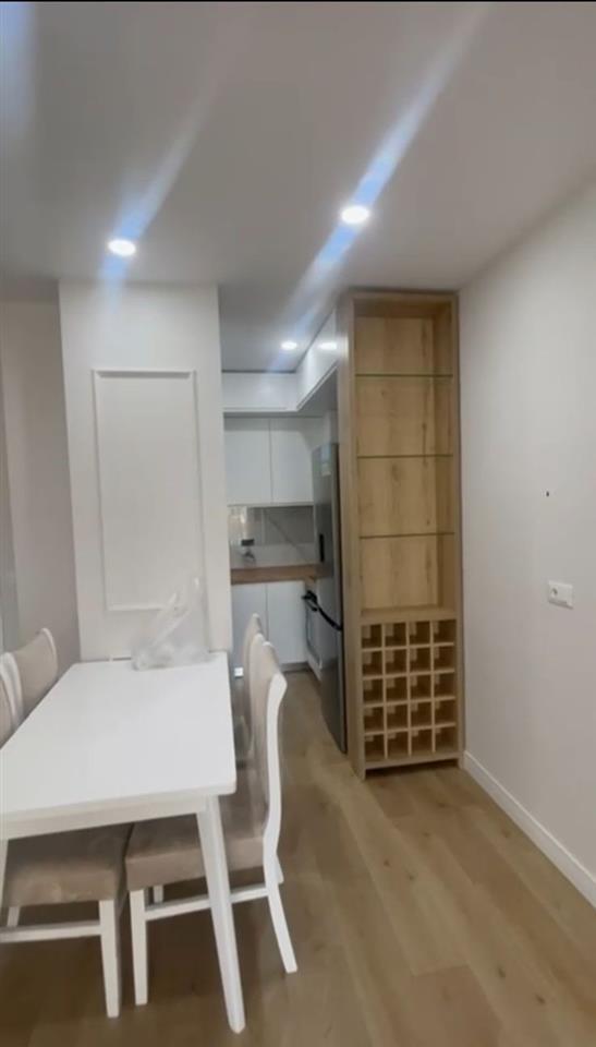 SHITET APARTAMENT 2+1 NE UJE TE FTOHTE (PRANE BAR DONATELO)