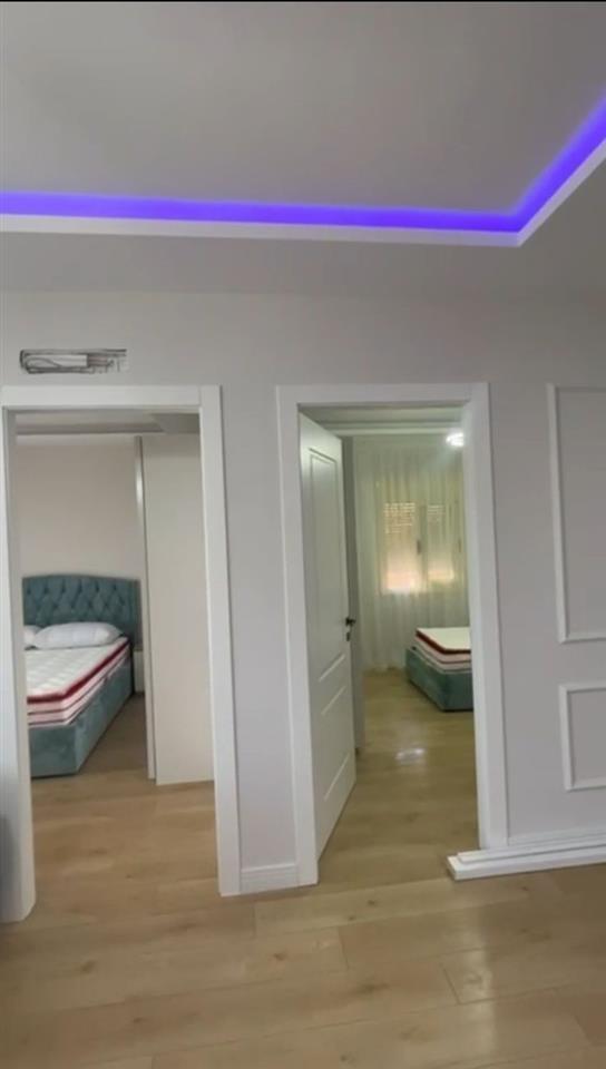 SHITET APARTAMENT 2+1 NE UJE TE FTOHTE (PRANE BAR DONATELO)
