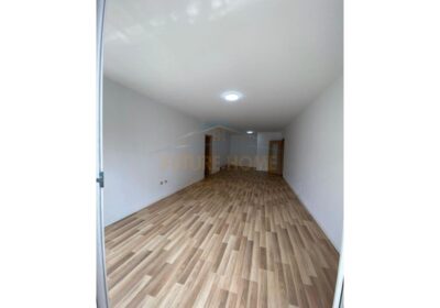 Shitet, Apartament 3+1+2+ Post Parkimi , Don Bosko, Tiranë.