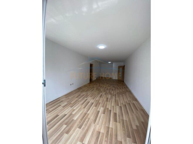 Shitet, Apartament 3+1+2+ Post Parkimi , Don Bosko, Tiranë.
