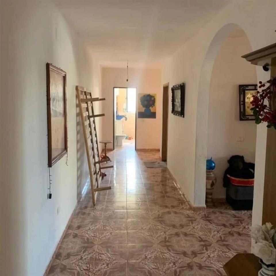 shitet apartament vila koral/plazh