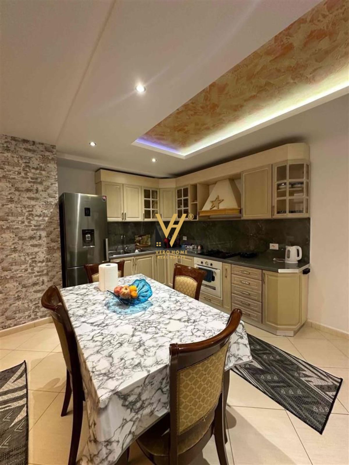 APARTAMENT 2+1 ME QERA TEK AIR ALBANIA 1.000 EURO