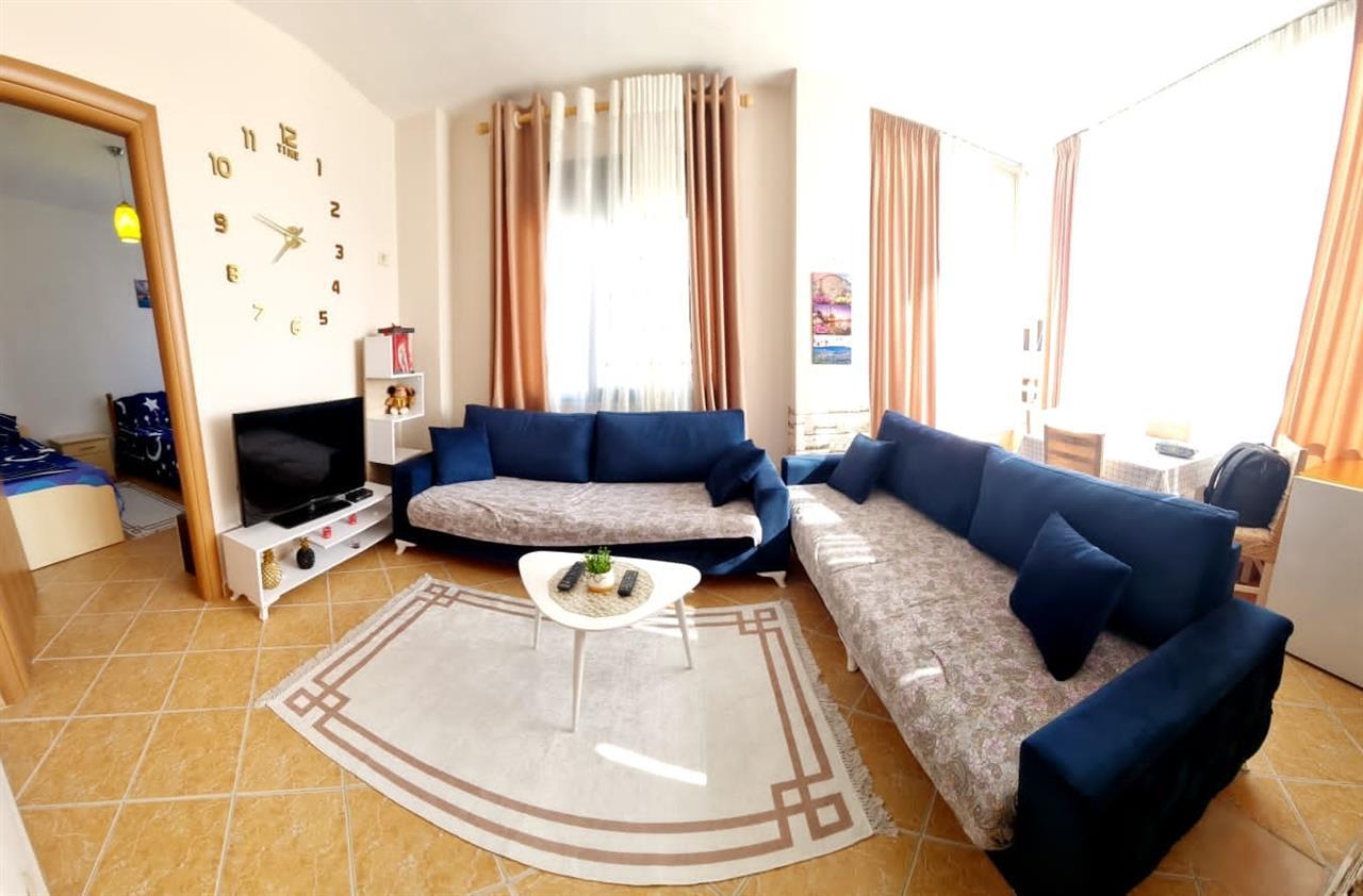 GOLEM ME QERA DITORE 1+1